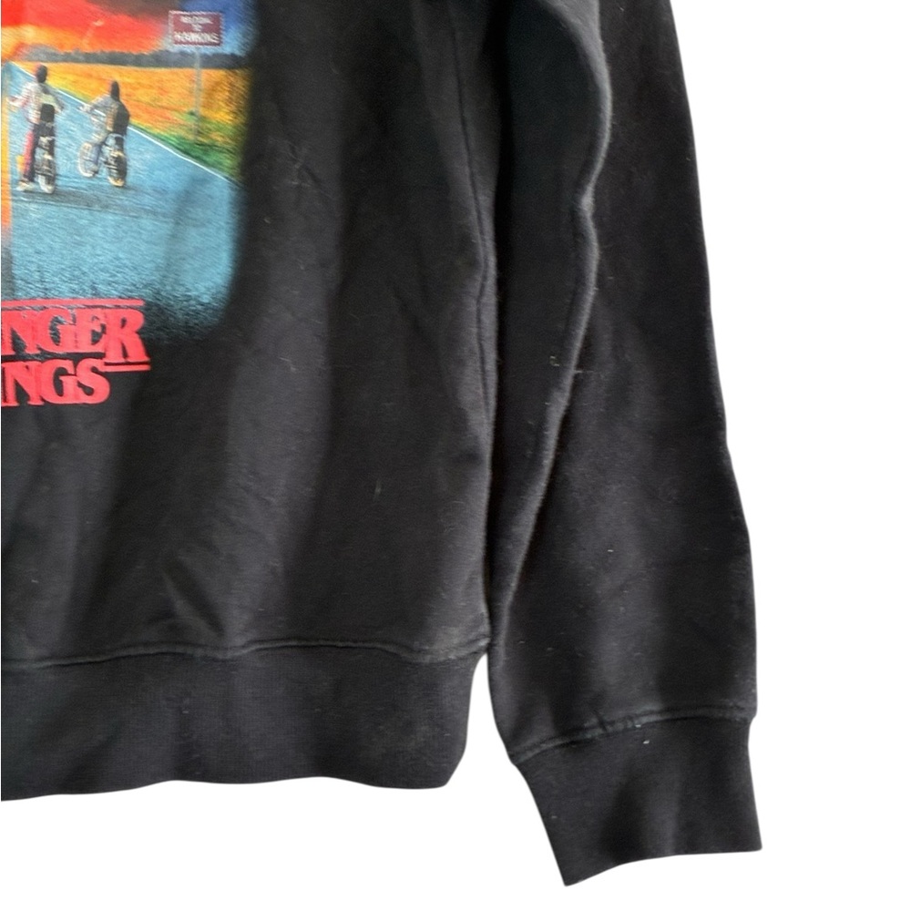 Stranger Things | Netflix cotton crewneck graphic tee sweatshirt - Picture 6 of 12